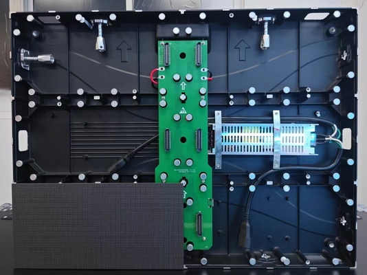Display LED di servizio frontale in alluminio a fusione BUD Pro: connessione HUB più leggera, più intelligente e più facile 7680HZ